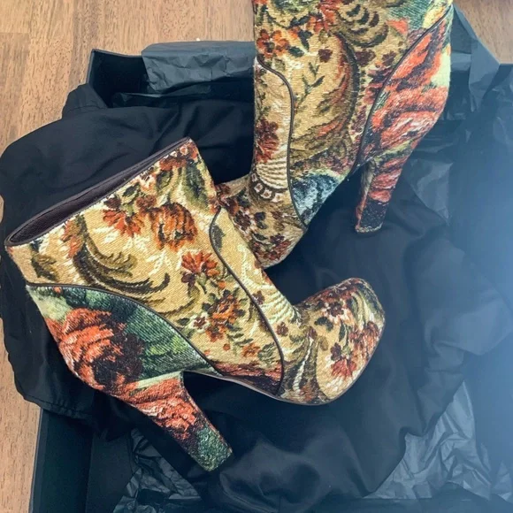 靴 Dolce and Gabbana Brocade Cloth Boots Dolce & Gabbana Multicolor Brocade Fabric Over The Knee